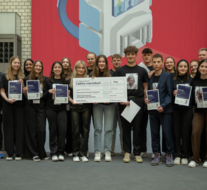 Die erfolgreichen Schülerinnen und Schüler des Albert-Einstein-Gymnasiums Frankenthal. Foto: Bildungsministerium