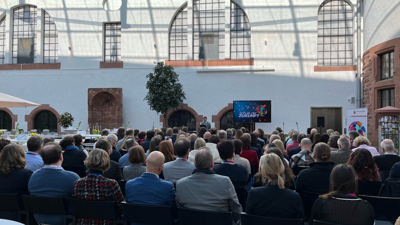 Das "Forum Zukunft" in Speyer ist eine der zahlreichen Veranstaltungen im Rahmen von "Schule der Zukunft". Foto: Bildungsministerium