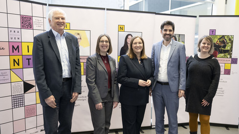 Mädchen und junge Frauen sind Vorbilder, die Ausstellung „Frauen in MINT“ zeigt sie – Bildungsminister Sven Teuber: „Wir können auf Potenzial für Fachkräftesicherung nicht verzichten“