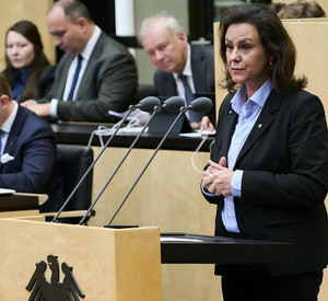 Erste Rede von Bildungsministerin Dr. Ute Eiling-Hütig im Bundesrat.